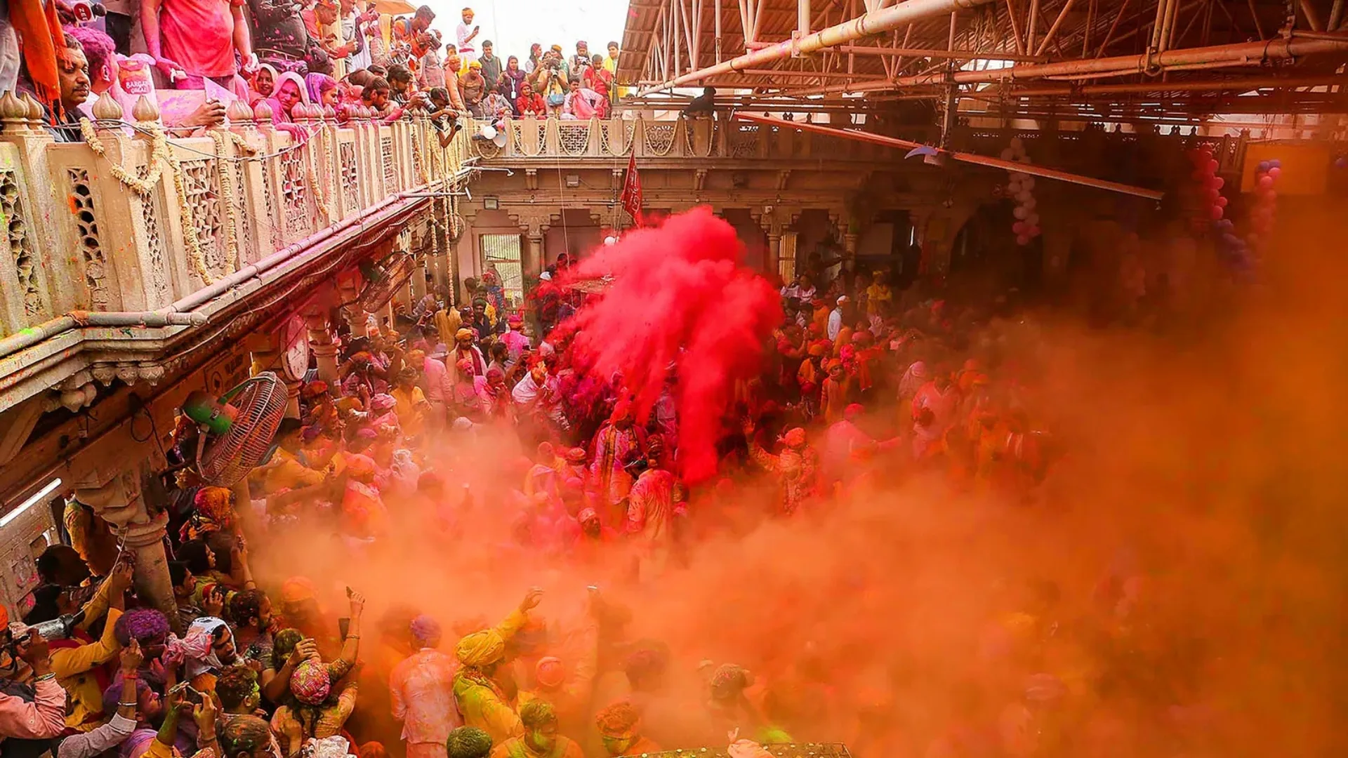 6 Days Holi Tour Package with Agra